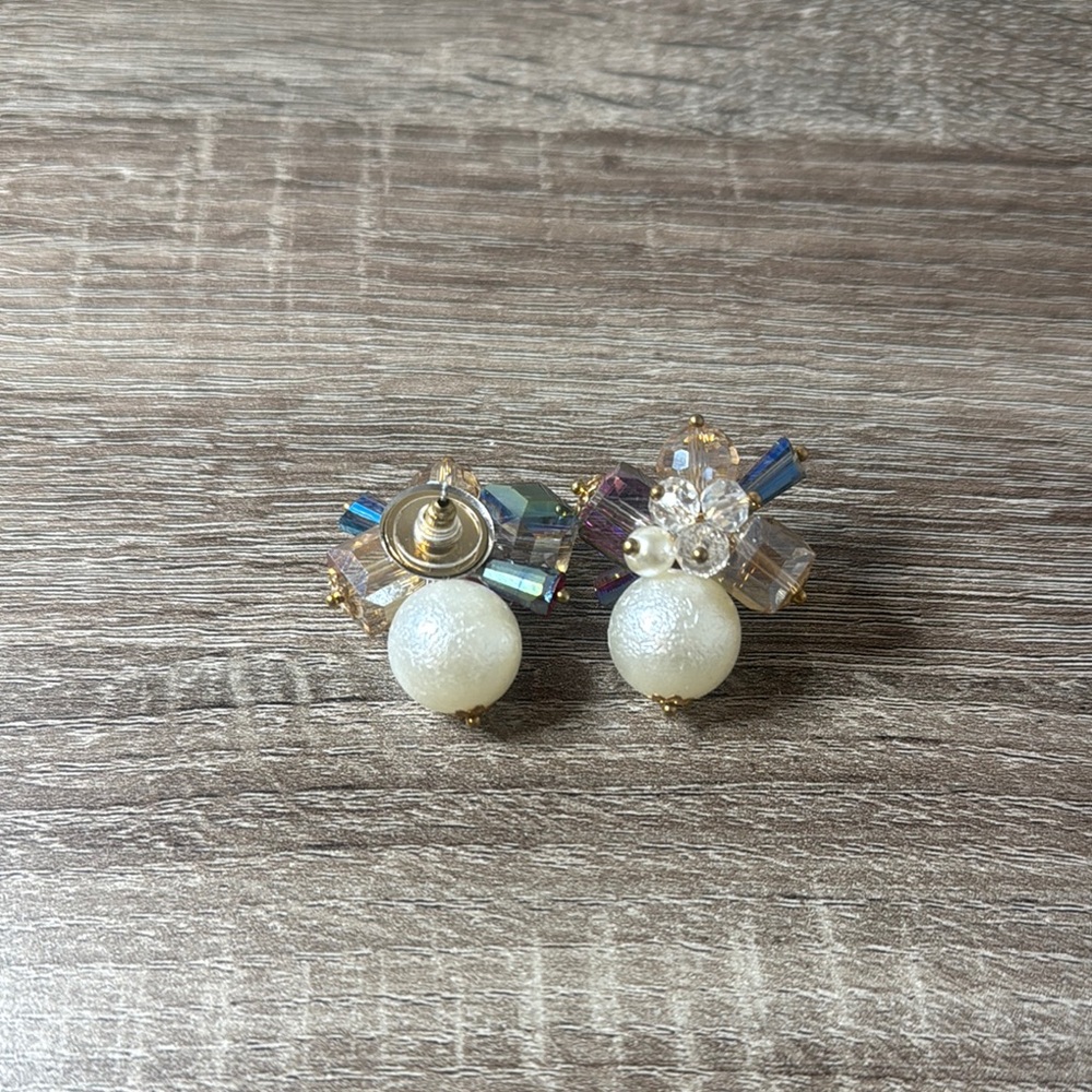 Elegant Pearl and Crystal Stud Earrings
